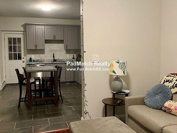4th image of 72 Frankfort St #U34
