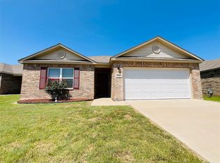 911 Karlee Ct, Midwest City, OK 73130