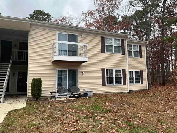 98 Club Pl #98, Galloway, NJ 08205