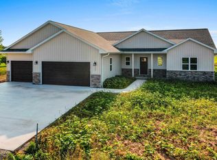 W175 Sunset View Cir, Kaukauna, WI 54130