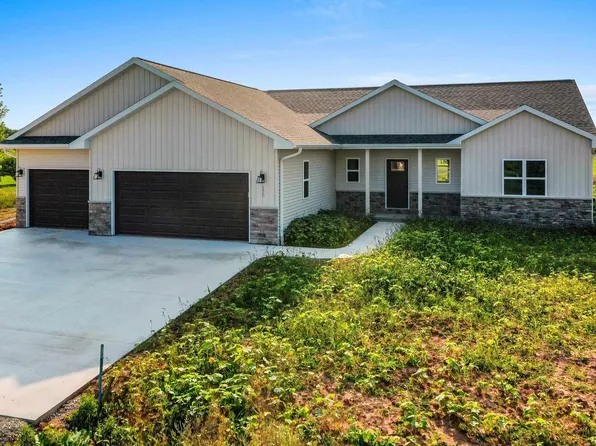 W175 Sunset View Cir, Kaukauna, WI 54130