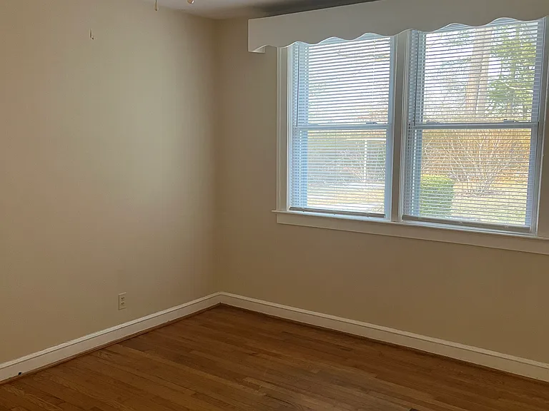 1000 Locust St — Photo 9