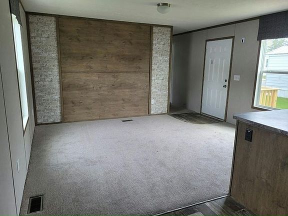 3rd image of 174 Quarry Hill Est #174