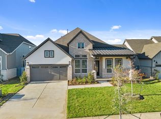 12222 Luke Dr, Mont Belvieu, TX 77523