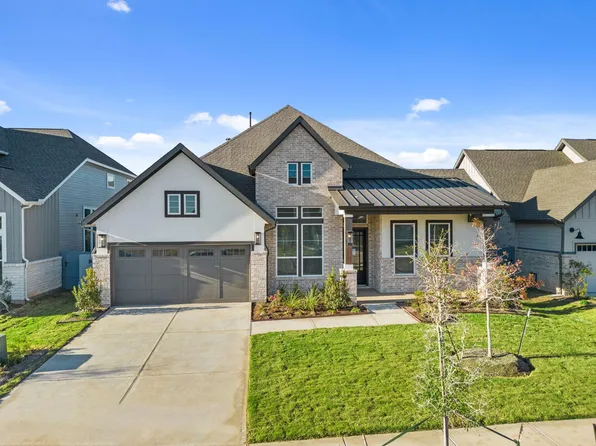 12222 Luke Dr, Mont Belvieu, TX 77523