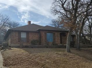 820 High Woods Trl, Fort Worth, TX 76112