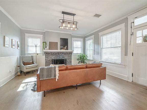 2nd image of 806 E New Orleans Ave