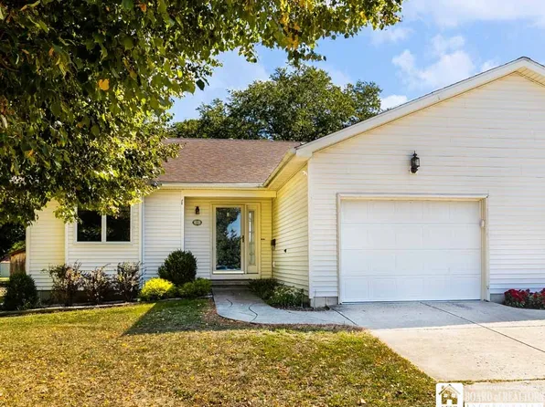 11 Pleasant Ave, Fredonia, NY 14063