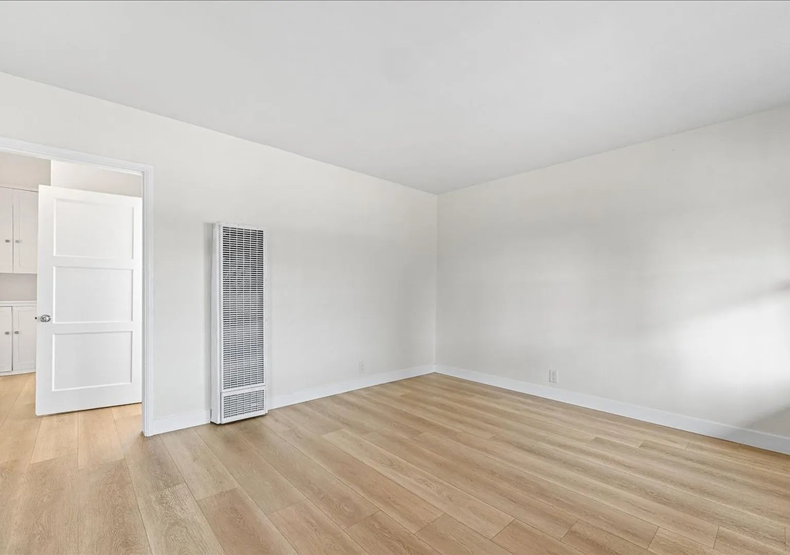 Welcome to your new Long Beach apartment! — Photo 2