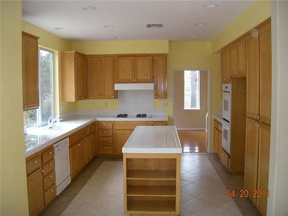 3rd image of 1040 Galdar Pl