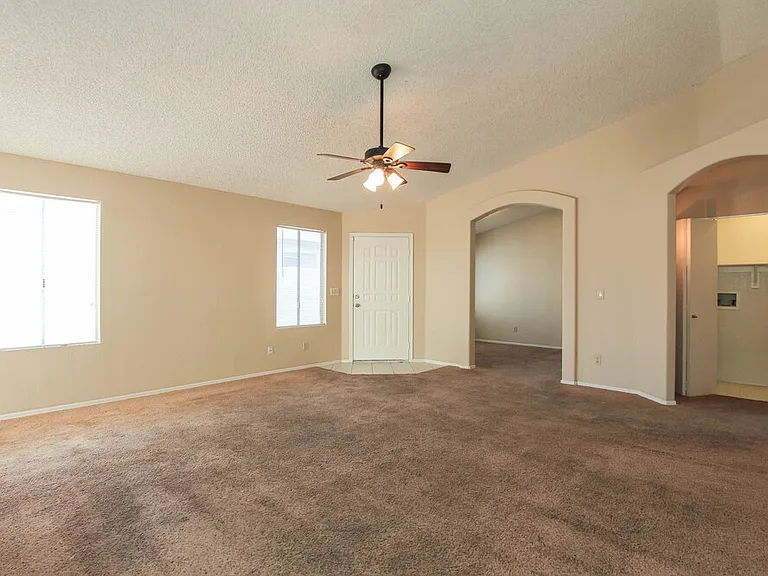 8864 W Morningside Dr — Photo 2