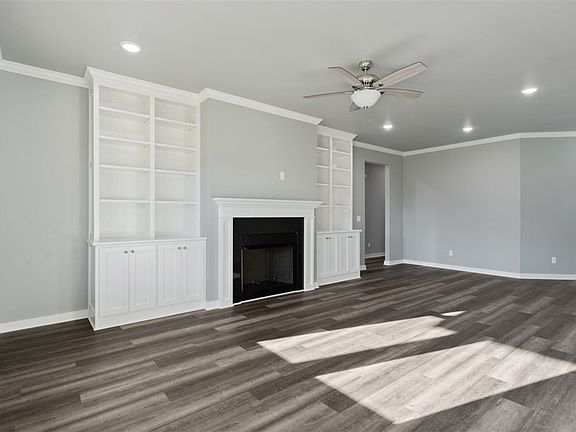 3rd image of 110 N Eagle Mountain St