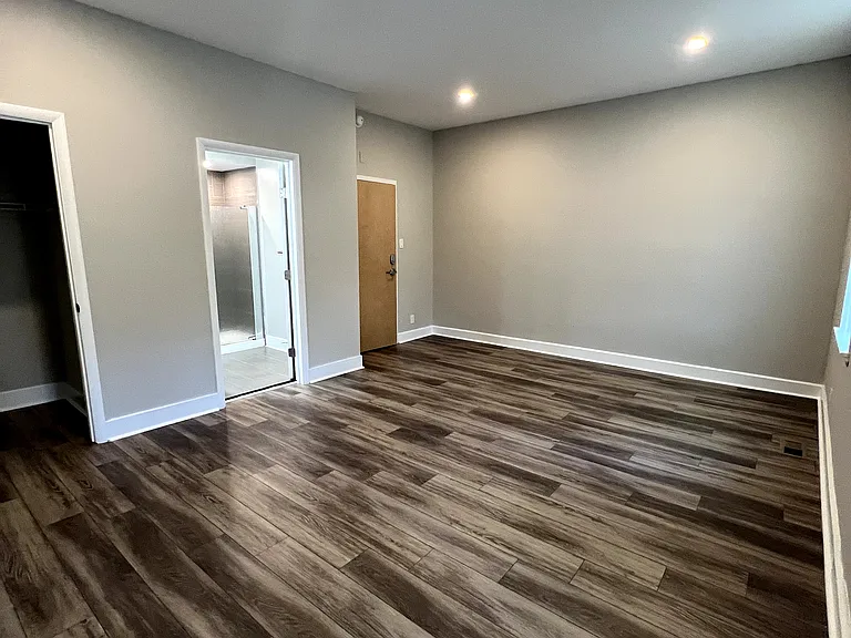 211 S 42nd St #H — Photo 23