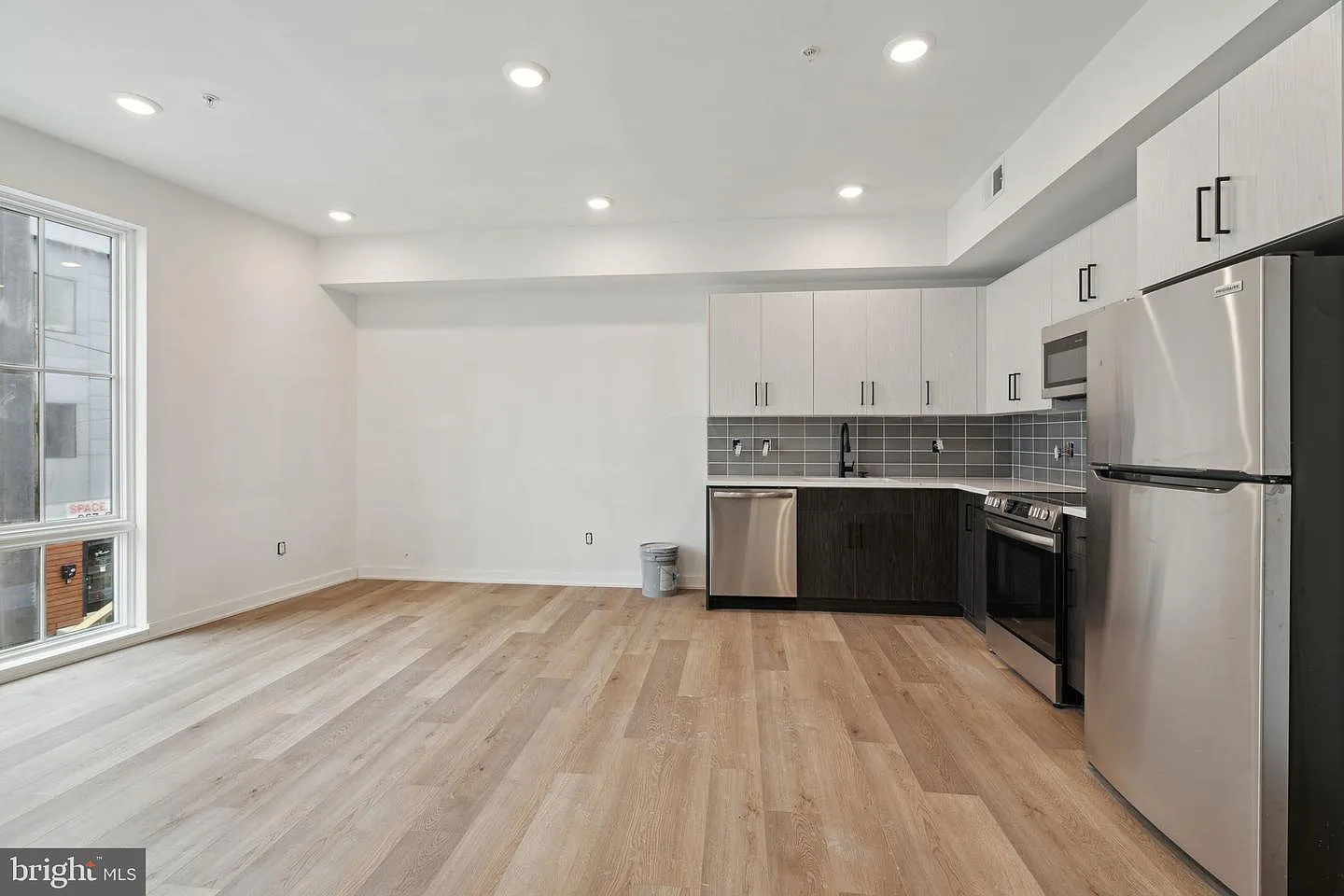 1 bed, 650 sqft, $1,750 — Photo 4
