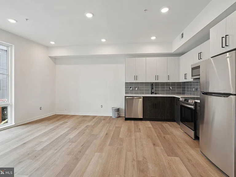 1828 Frankford Ave #202 — Photo 4