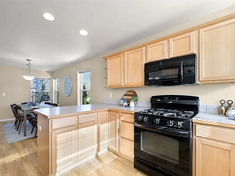4160 Deemer Rd #202 — Photo 6