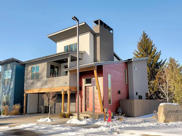 6416 W Glencrest Ln — Photo 2