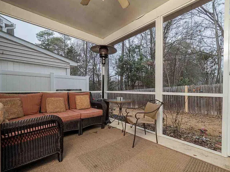 619 Elm Ave — Photo 7