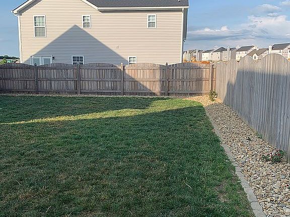 4th image of 2613 Farmhouse Dr