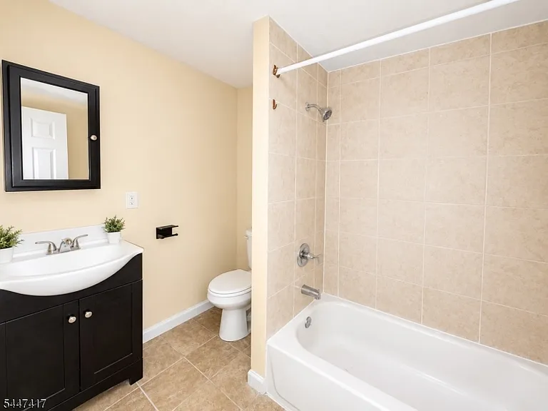 191 Bloomfield Ave #1F — Photo 4