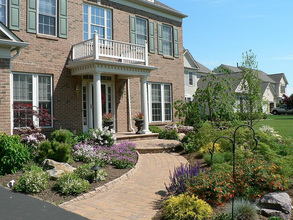 2nd image of 166 Applegate Dr
