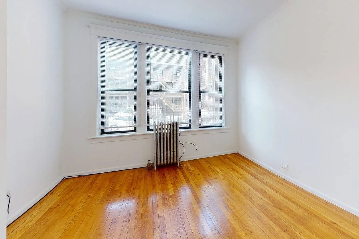 5416 S. Woodlawn Avenue — Photo 4