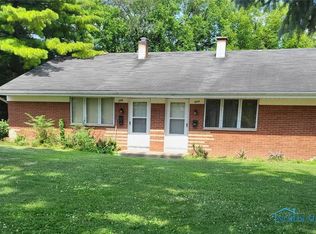 344 Lacombe Dr, Maumee, OH 43537