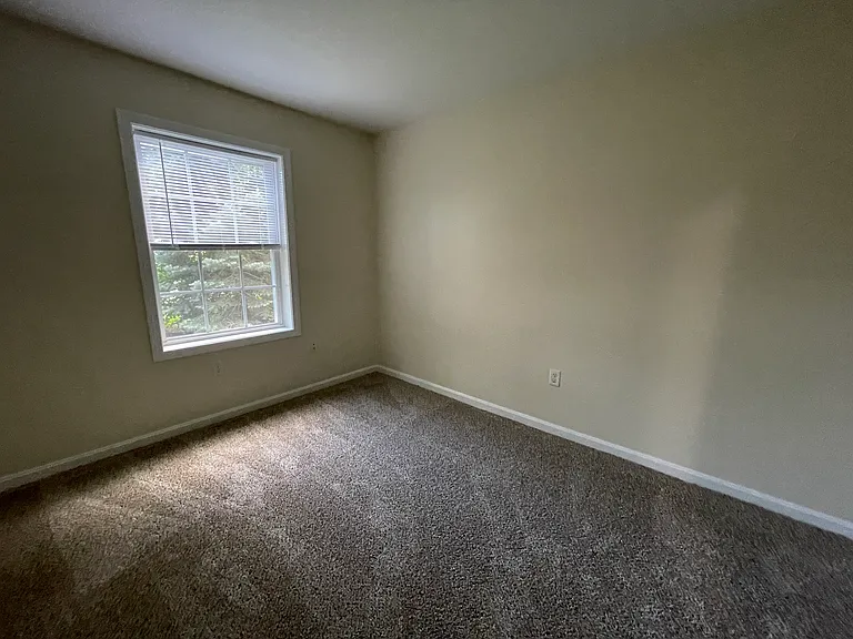 Redstone Apartments — Photo 30