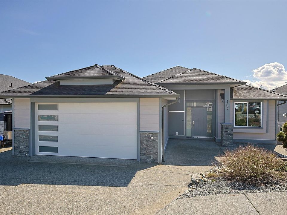1st image of 163 Golden Oaks Cres