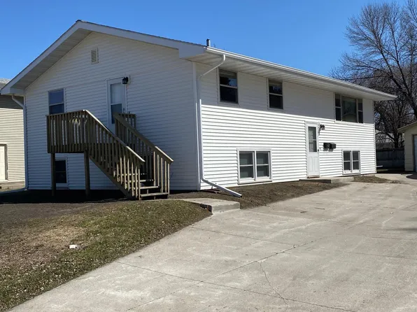 3621 13th Ave N, Grand Forks, ND 58203