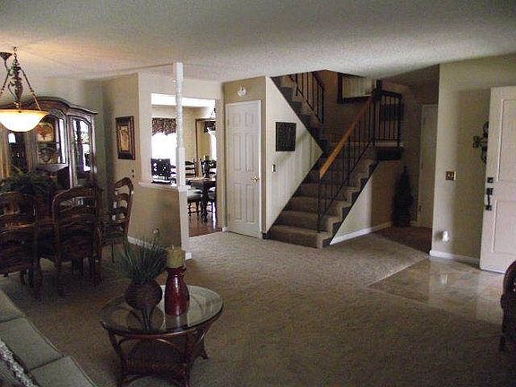 Living/Dining/Entryway
