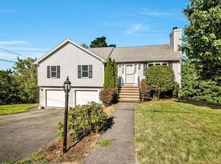 14 Lafayette Pl, Woburn, MA 01801