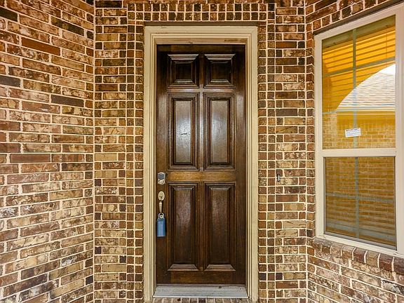 4th image of 11510 Carisio Ct