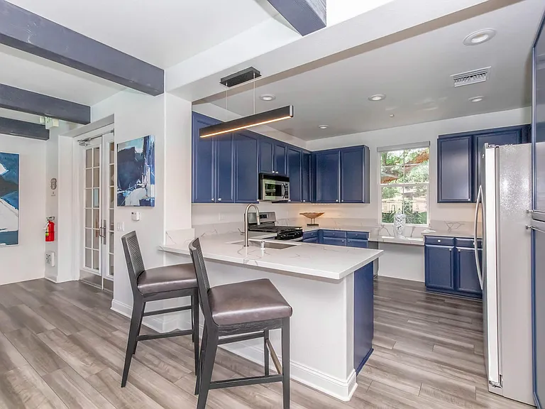 Laurel Vista Apartment Homes — Photo 15