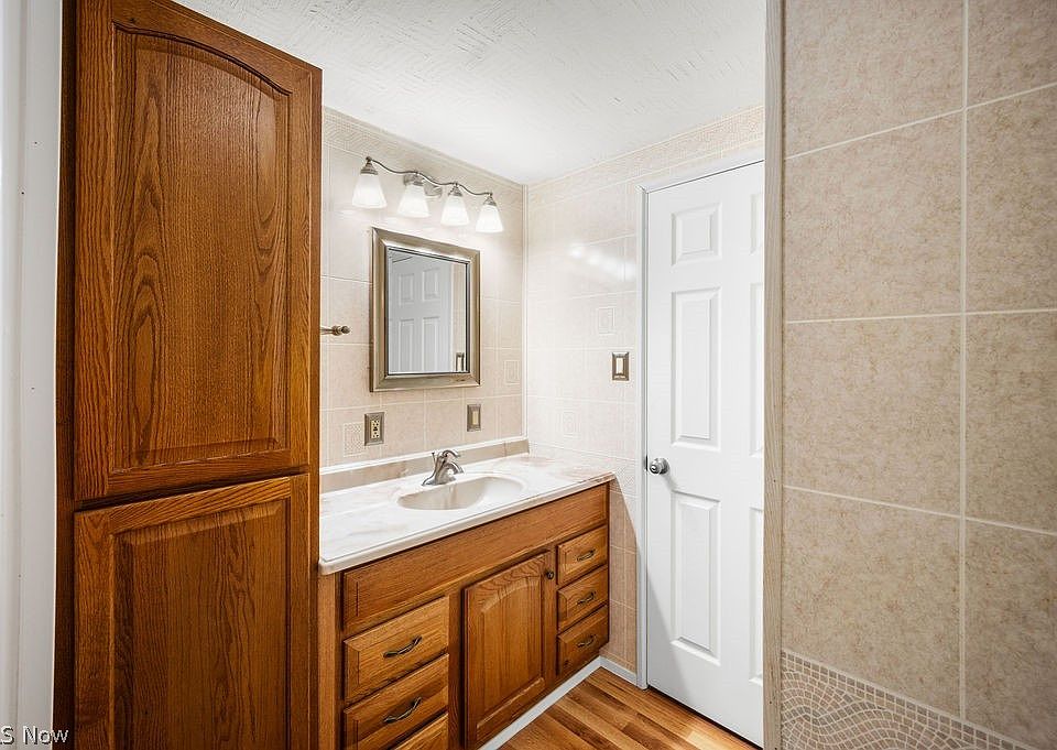 16th image of 58 Rock Ridge Rd