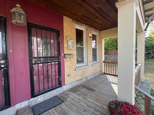 1299 Franklin Ave #1299 — Photo 2