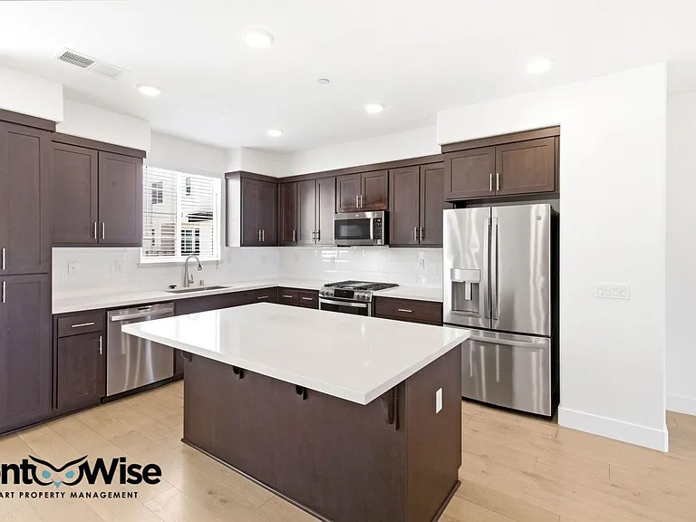 29384 Hub Ln — Photo 11