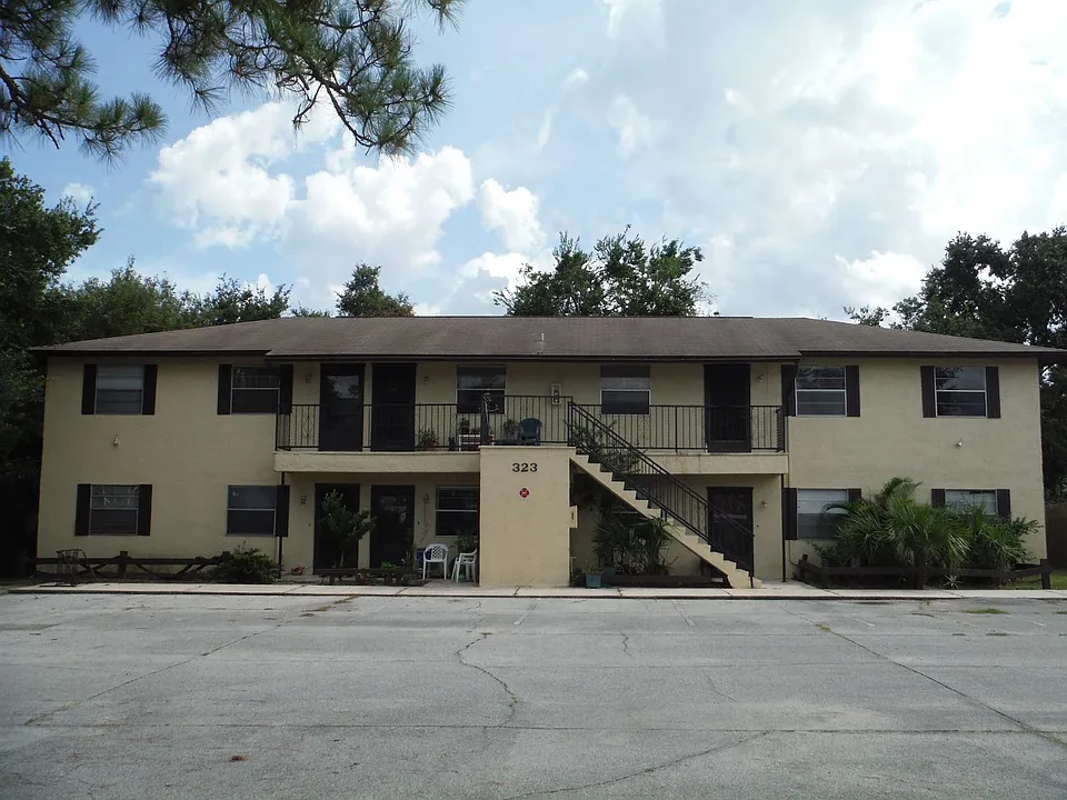 323 Olmstead Dr