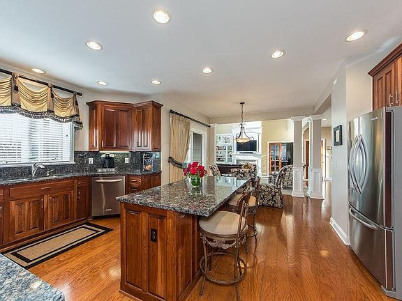 4th image of 8023 Craginhall Ln
