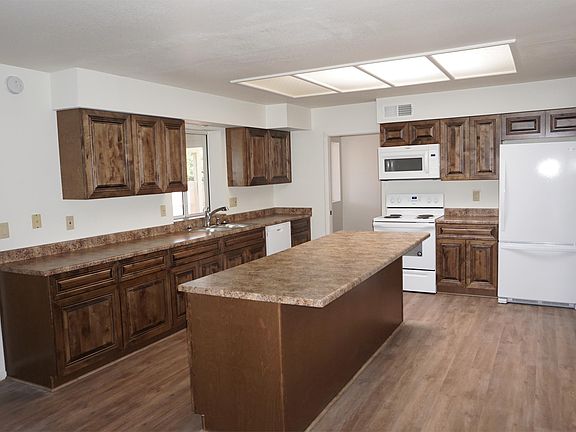 New cabinets, countertops and appliances!