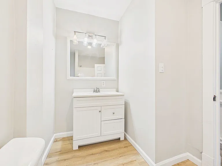 2614 Lexington St — Photo 20