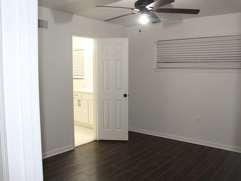 Shillingford Dr — Photo 17
