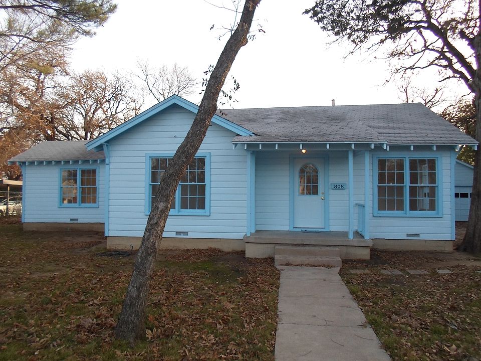 1st image of 808 Bowie St