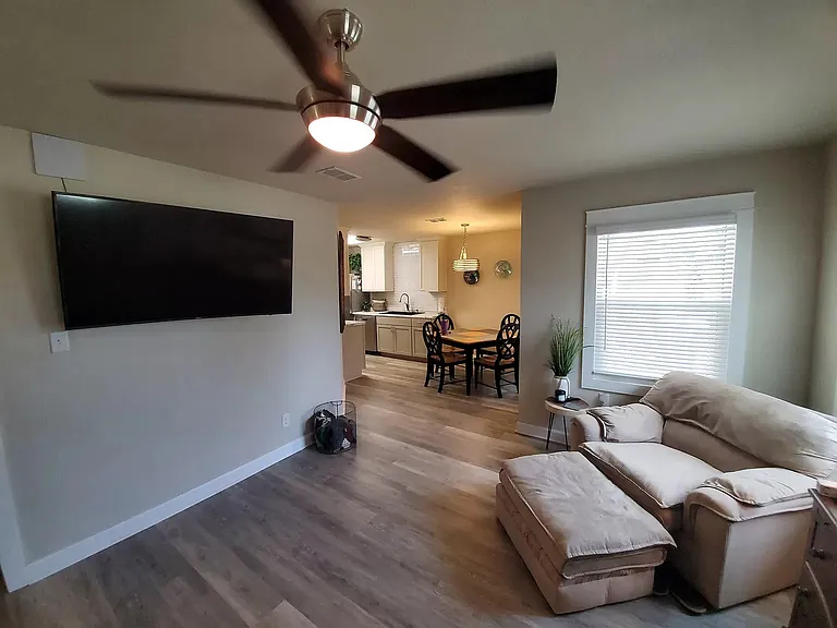 4906 Birch Ave — Photo 6