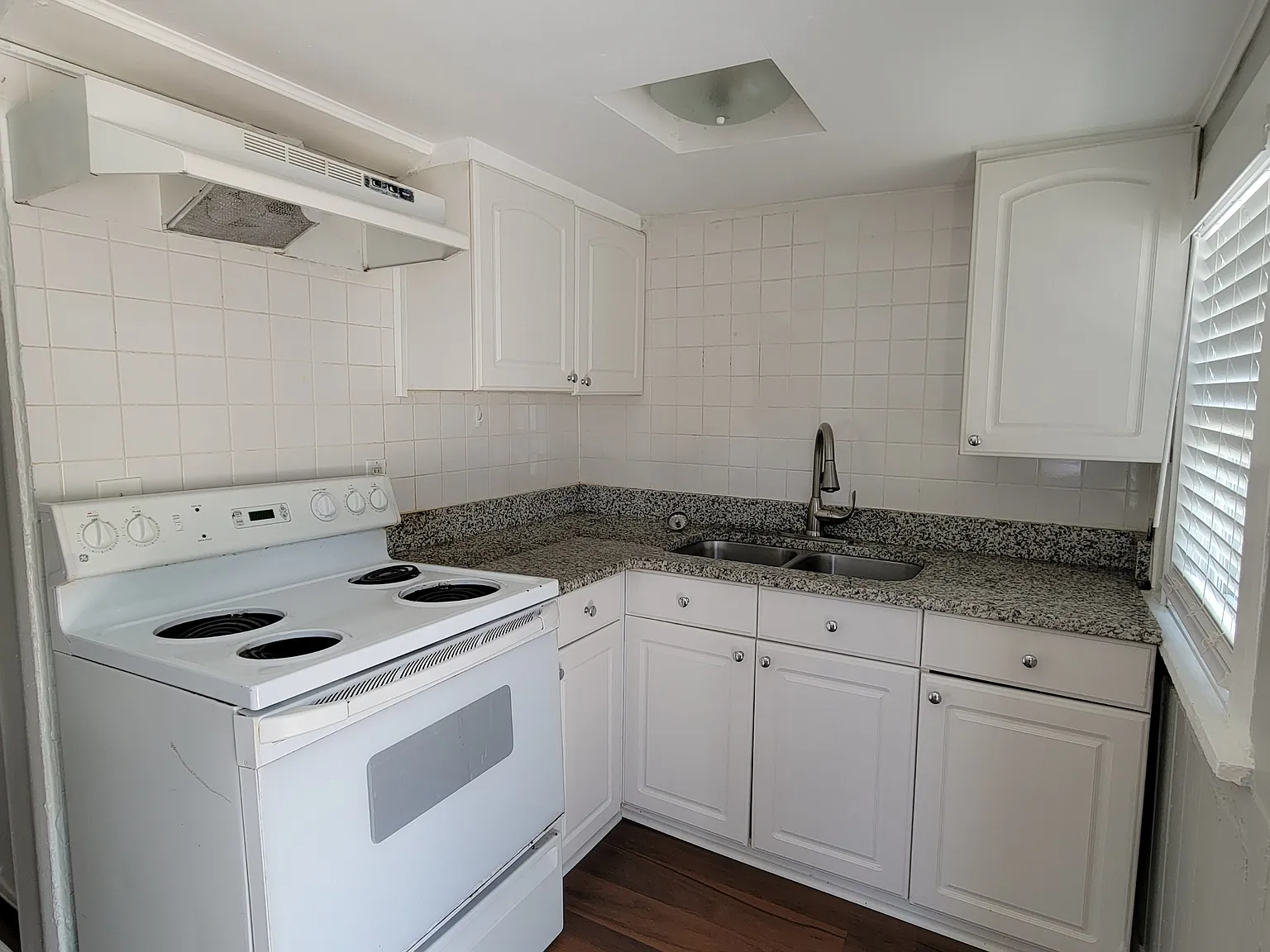 1 bed, 400 sqft, $1,250 — Photo 2