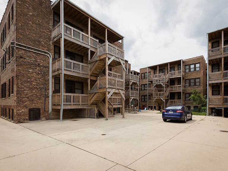 Ivy at Greenwood — Photo 18