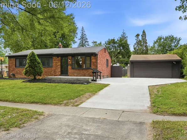 23040 Shiell St, Clinton Township, MI 48035
