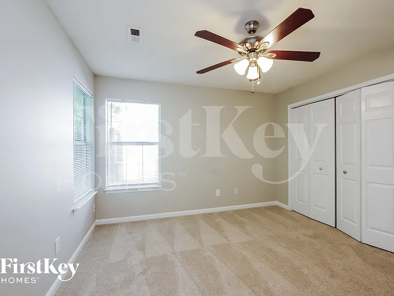 812 Silver Ct — Photo 9
