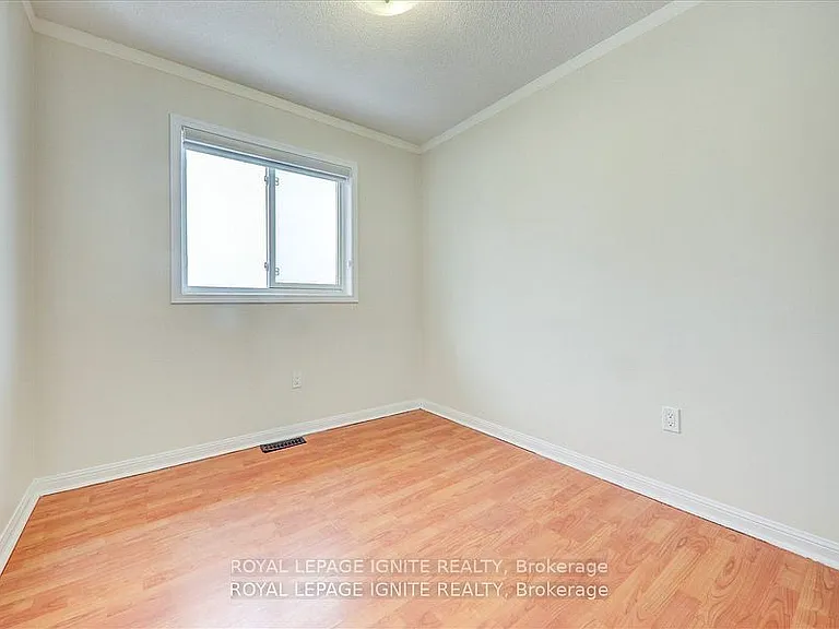 80 Acorn Pl #8 — Photo 15