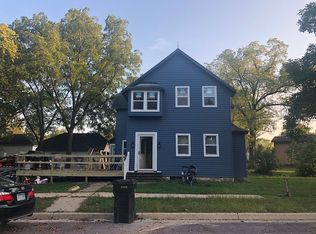 206 E Henry St, Le Roy, MN 55951